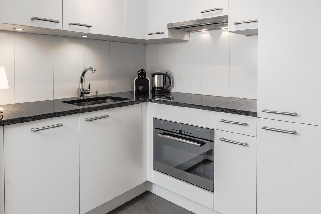 Reloc Serviced Apartments Zurich-Oerlikon Zurique Quarto foto