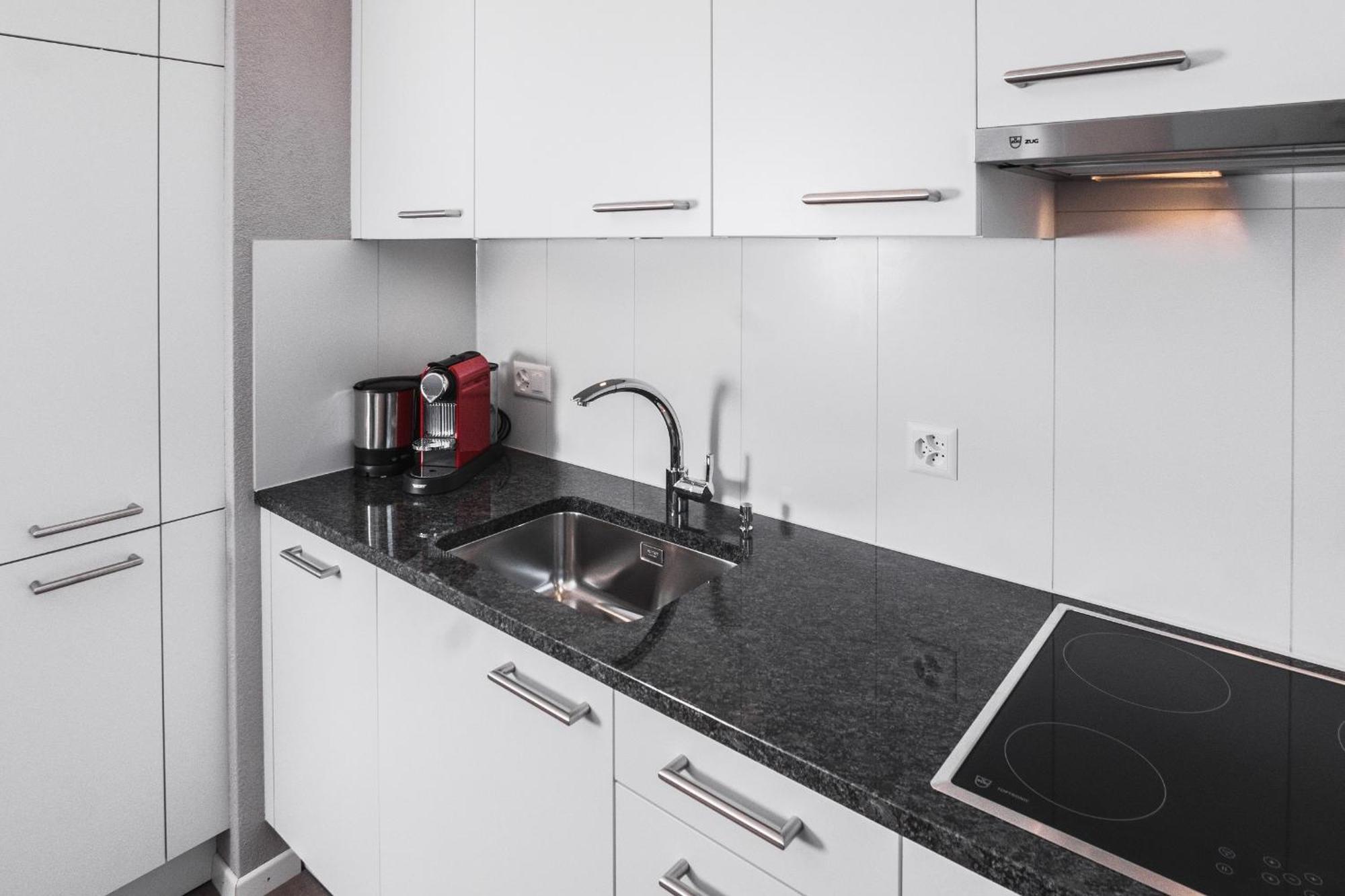 Reloc Serviced Apartments Zurich-Oerlikon Zurique Quarto foto