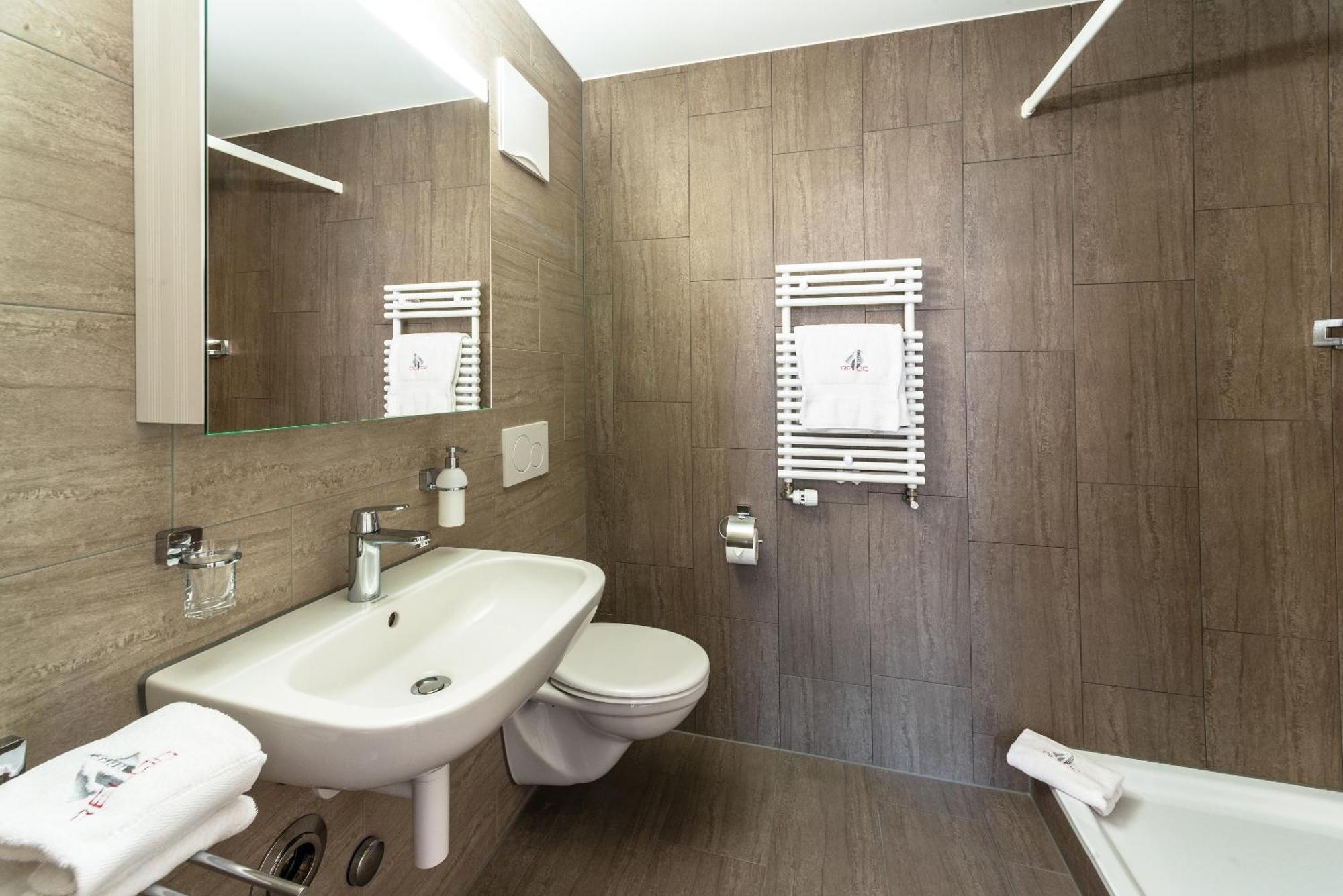 Reloc Serviced Apartments Zurich-Oerlikon Zurique Quarto foto